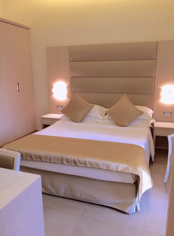 Augustana House And Suites Rome Room photo